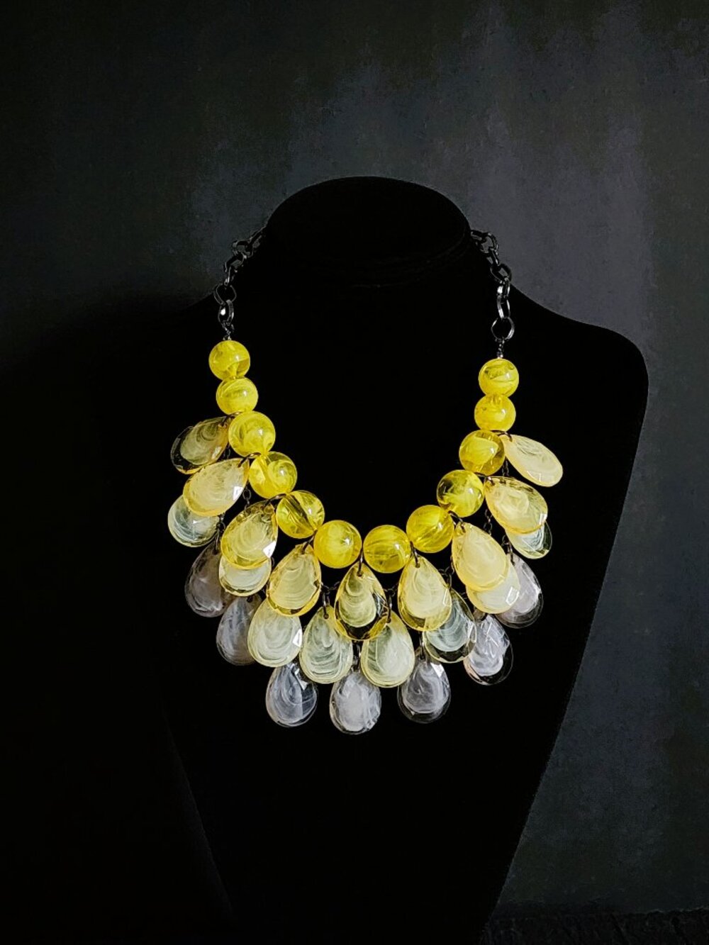 Vintage Y2K Yellow Marbled Acrylic Teardrop Chunky Bib Statement Necklace 21"
